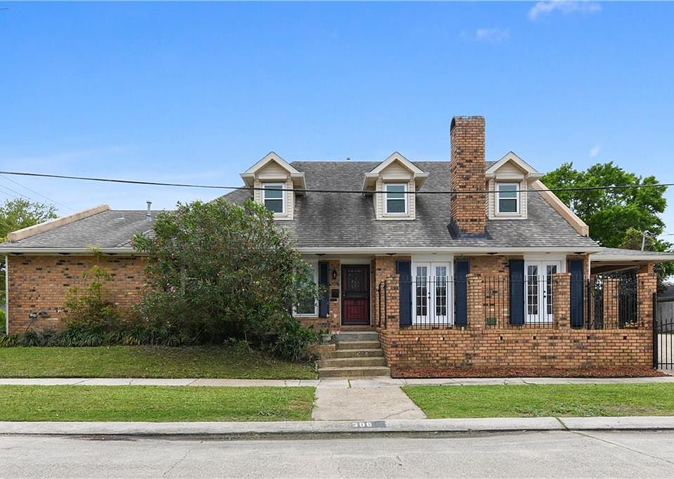 1st image of 306 39th St