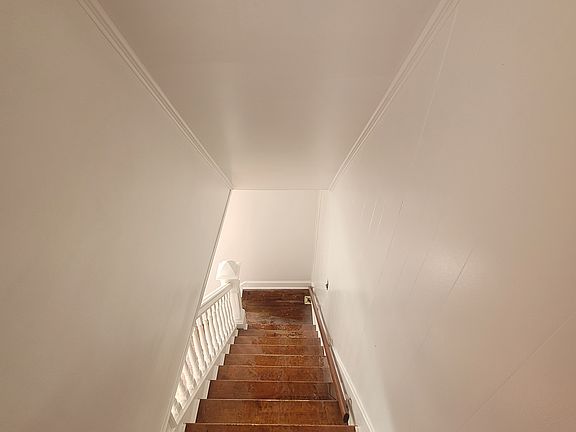 4th image of 411 Clarendon Ave