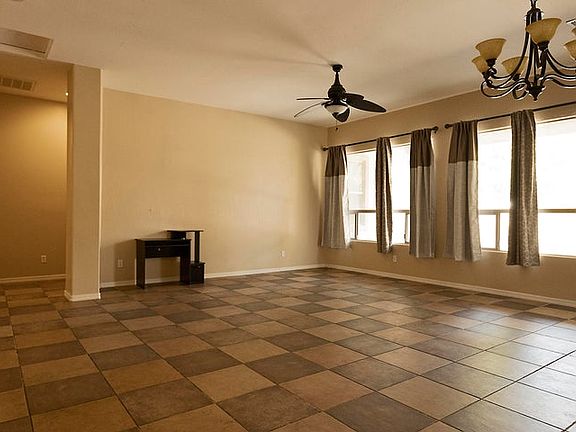 3rd image of 2476 E Redwood Ct