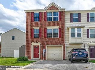 830 Blossom Dr, Hanover, PA 17331