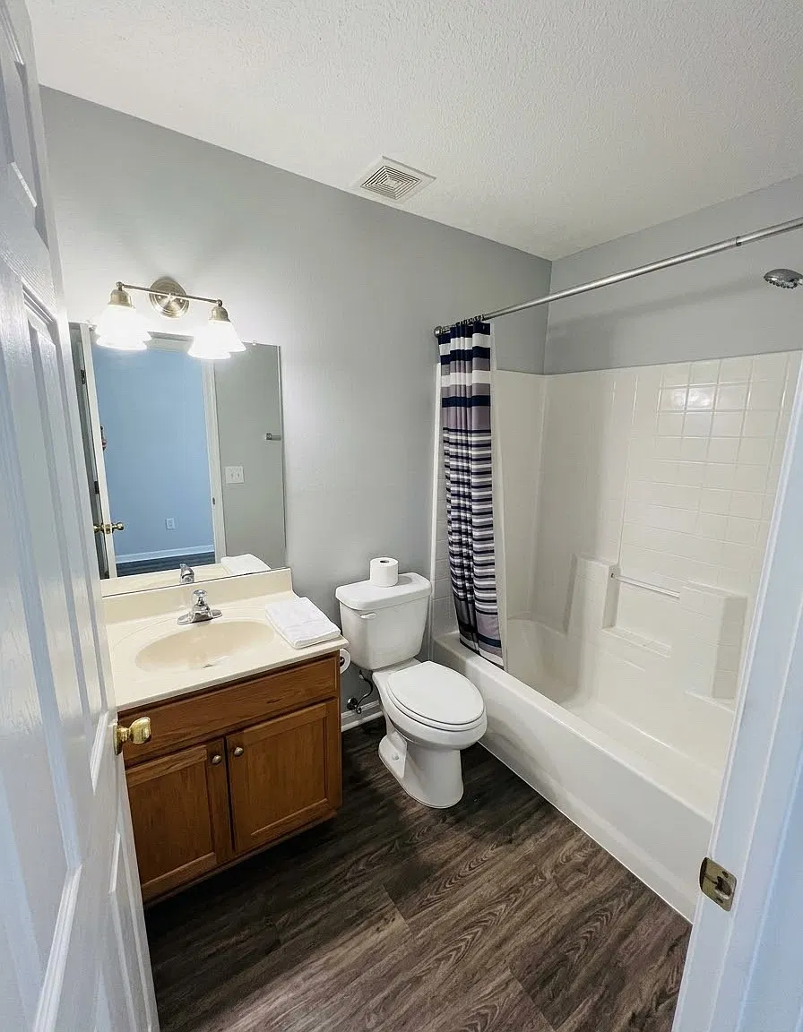 Riverview Ct, Cleveland — Photo 2