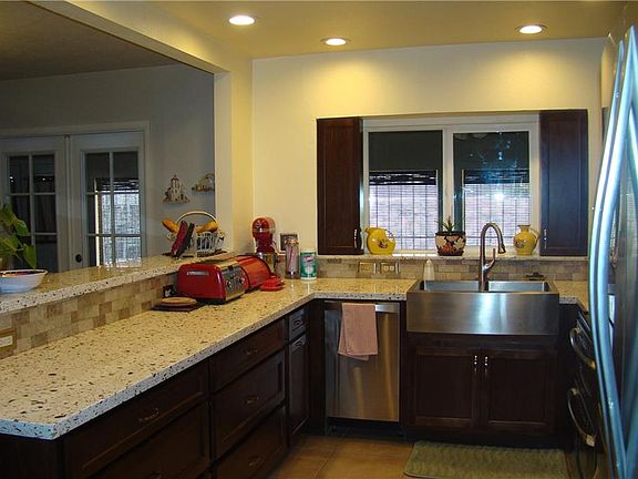 4th image of 10641 Janway Dr