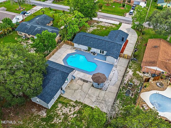 2nd image of 3662 MATEO Place