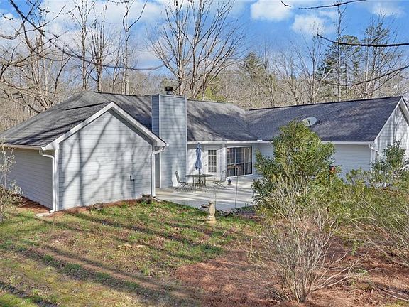 2nd image of 24 Copper Mill Rd