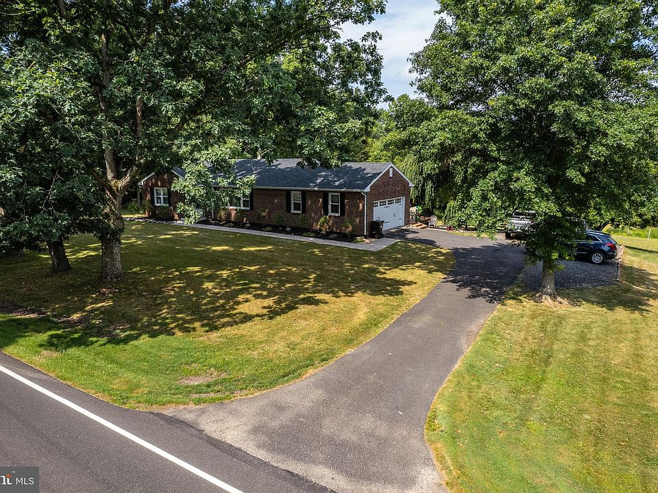 4060 Geryville Pike, Pennsburg, PA 18073 Zillow