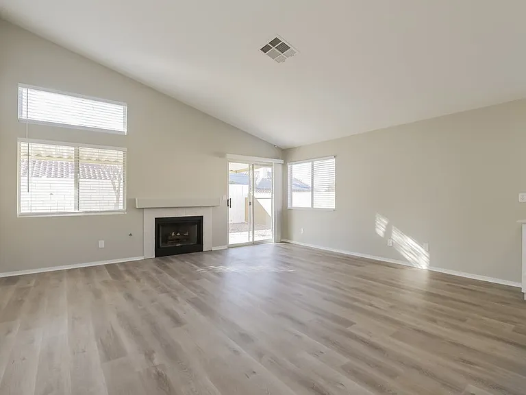 682 Covina Dr — Photo 7