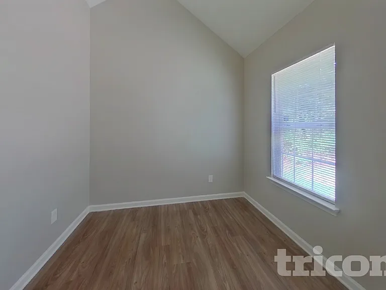 7715 Hidden Creek Dr — Photo 9