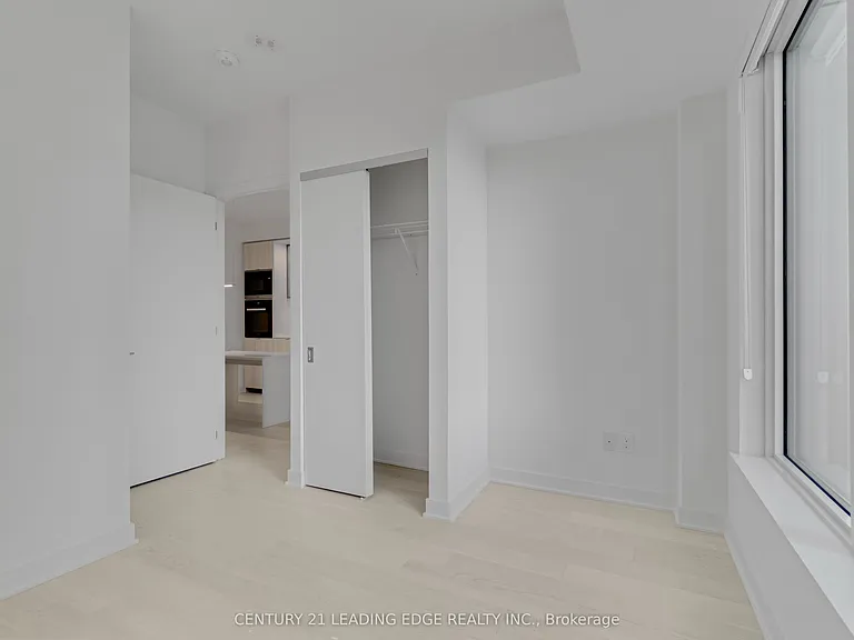 11 Yorkville Ave #3906 — Photo 24