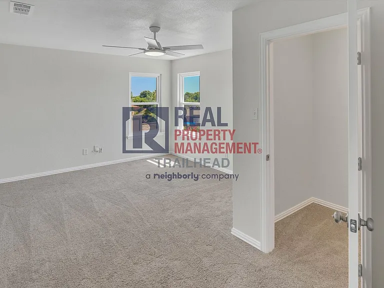 732 Burlington Ave — Photo 29