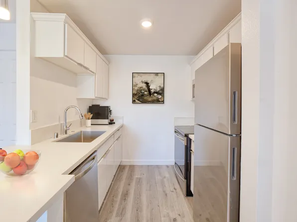 301 North Alvarado Street