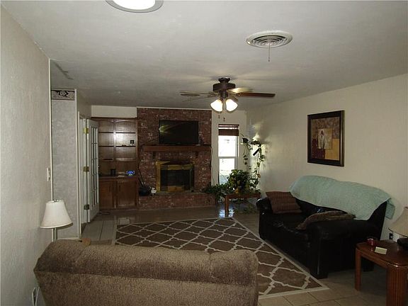 2nd image of 2510 Button Willow Ave