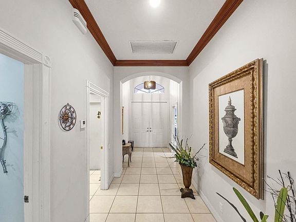 3rd image of 5058 Glenville Drive