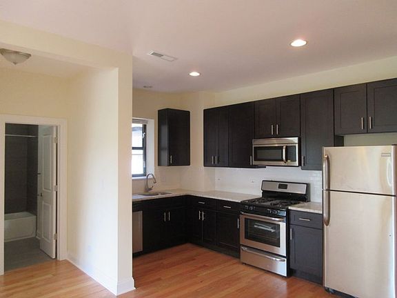 2nd image of 1346-1348 W Howard St #3-1348