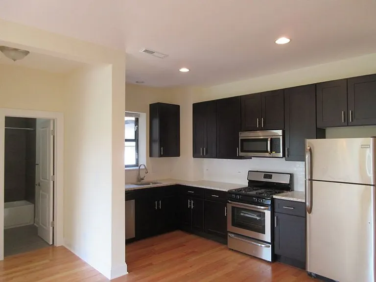 1346-1348 W Howard St #3-1348 — Photo 2