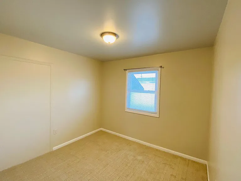 409 Richmond St — Photo 10