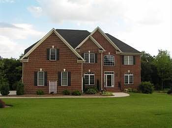 1st image of 122 Beacon Hill Pl