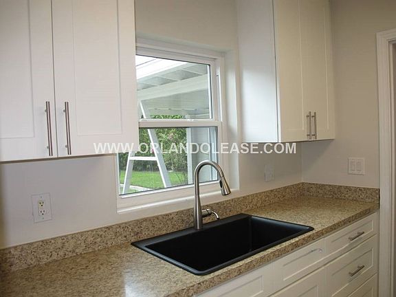 5th image of 1803 Pineview Cir