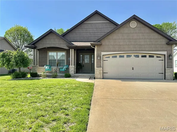 1421 Winchester Grove Ct, O'Fallon, IL 62269