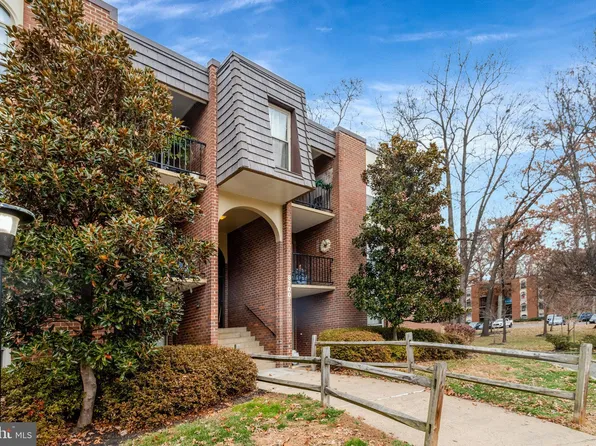 8300 Tobin Rd APT 23, Annandale, VA 22003
