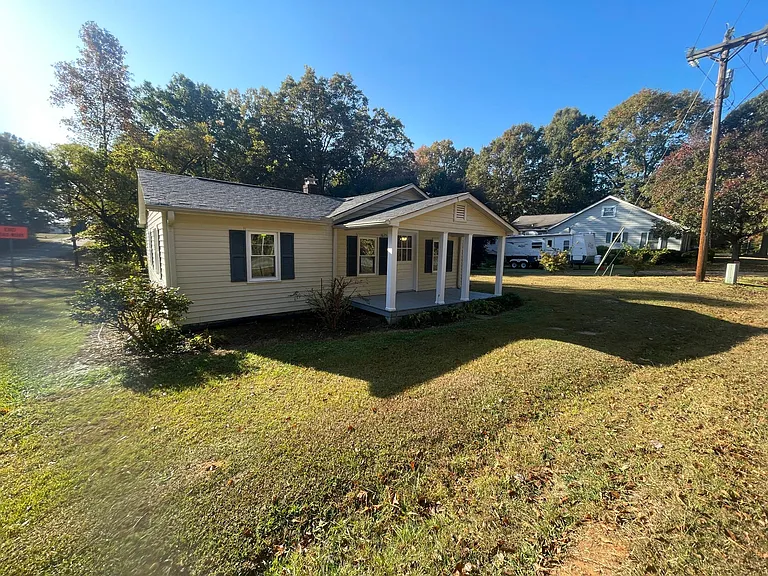 1635 Gibbs Shoals Rd — Photo 1