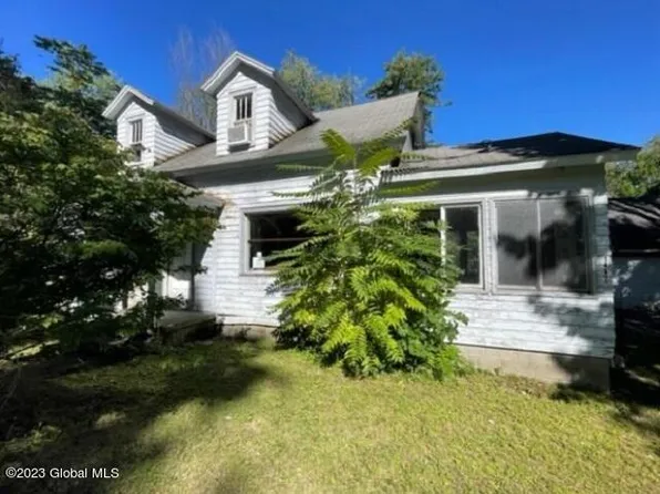 1487 County Highway 110, Broadalbin, NY 12025