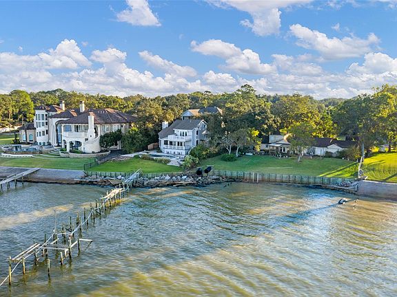 5th image of 3127 Bayshore Dr