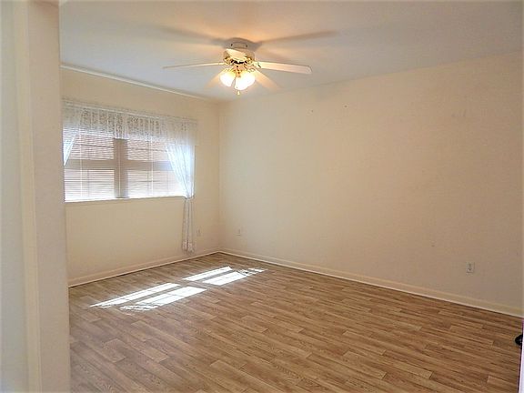 5th image of 3023 Swann Dr