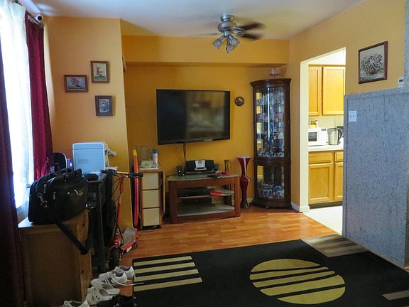 2nd image of 10103 Northeast Blvd APT 17
