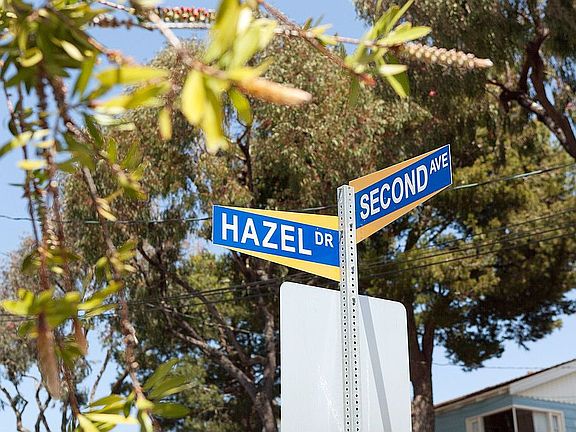 4th image of 427 Hazel Dr