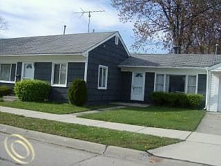 2nd image of 26404 Normandy St