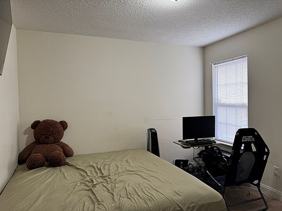 5th image of 3104 Wax Myrtle Ln