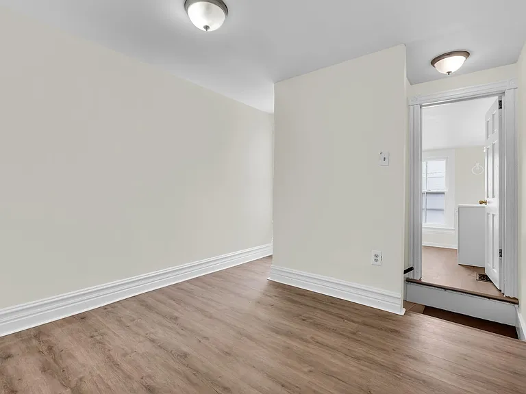 212 Peach St — Photo 16