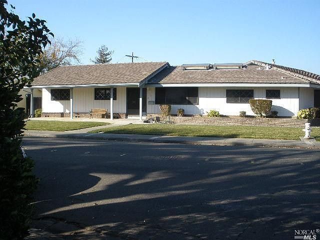 1st image of 488 Cottonwood Dr