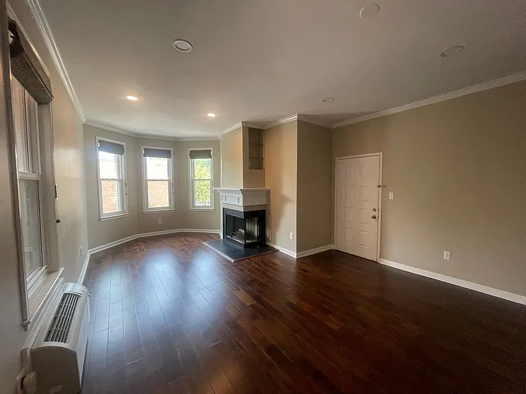 1815 18th St NW #302 — Photo 3