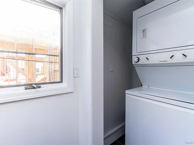 35 Tennesse Ave — Photo 13