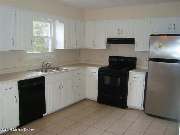 2nd image of 863 Timberwood Dr