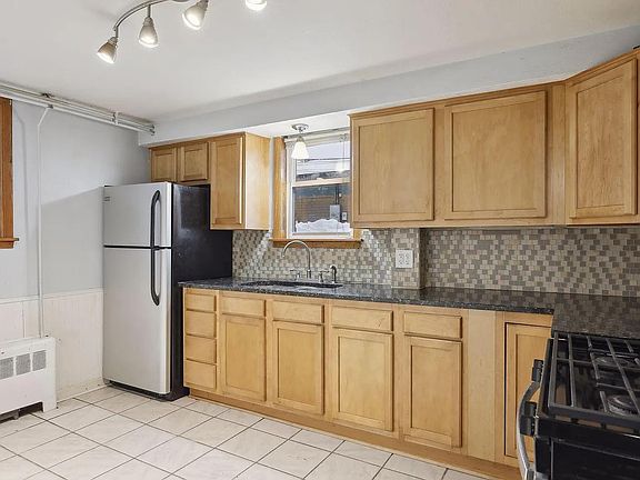 5th image of 302 12th Ave S #2