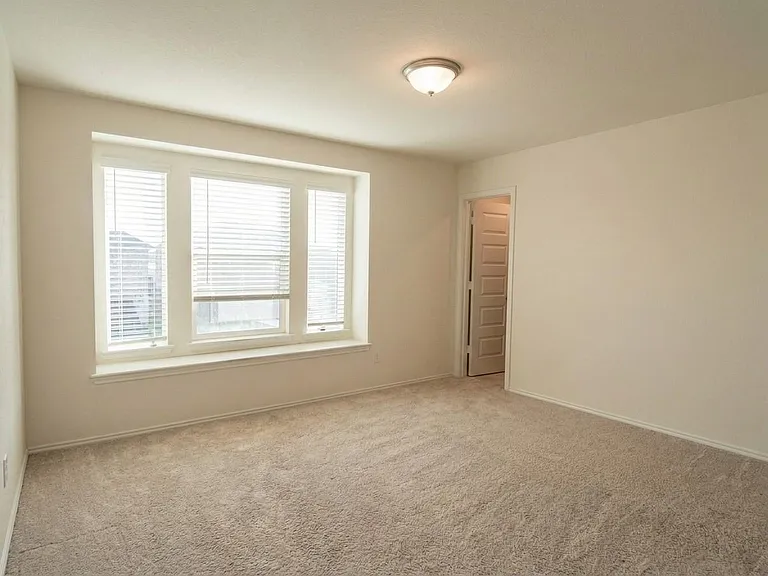 4653 Alfano Loop — Photo 33