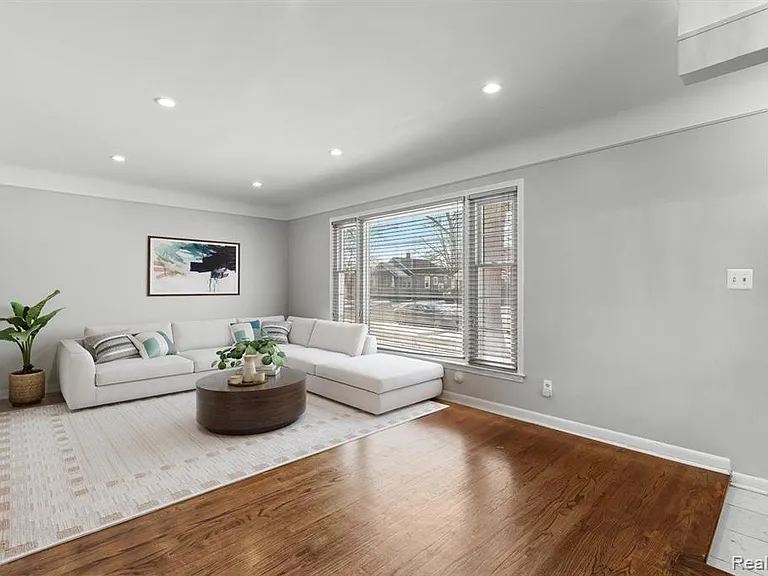 1515 Mohawk Ave — Photo 3