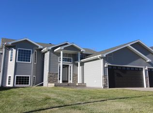 424 Lind Blvd, Harwood, ND 58042