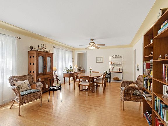 4th image of 3558 McKinley St NE