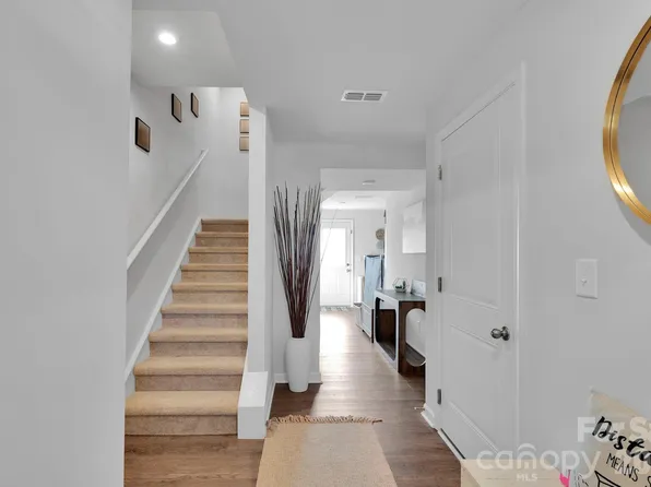 4008 Haldane St, Charlotte, NC 28214