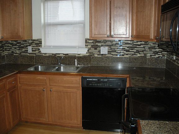5th image of 6955 Bellaire Dr