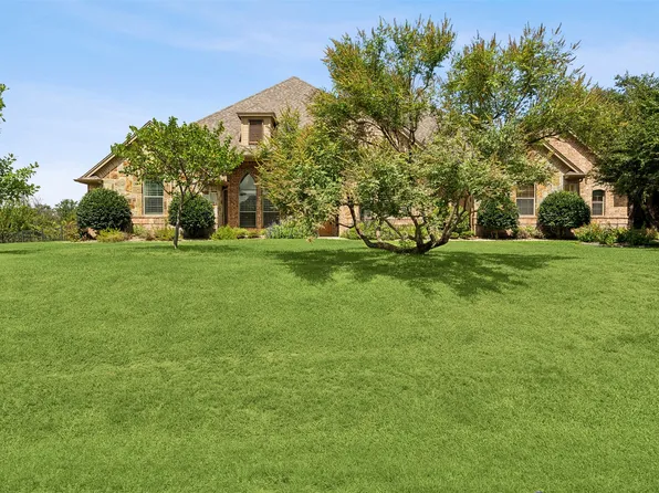 5012 Oak Mill Dr, Fort Worth, TX 76135