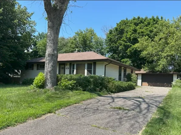 2329 Elm Dr, White Bear Lake, MN 55110