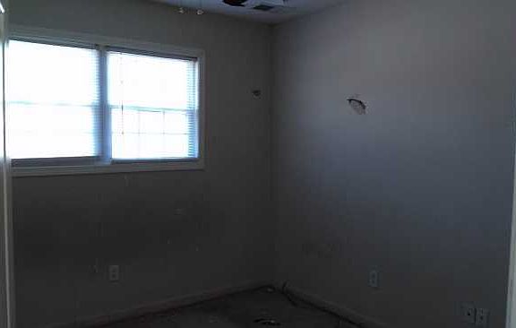 5th image of 244 Melwood St