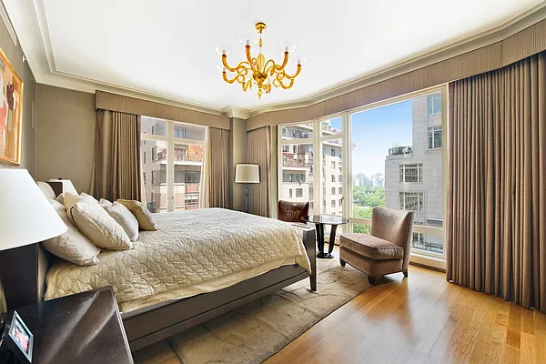 Sold by Mercedes Berk | media 3