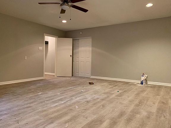2nd image of 804 Pearl St #3