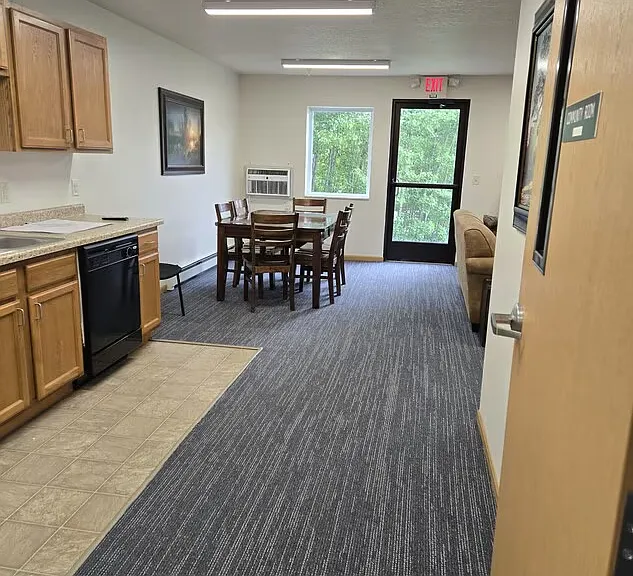 Lakewood Heights Apartments — Photo 8