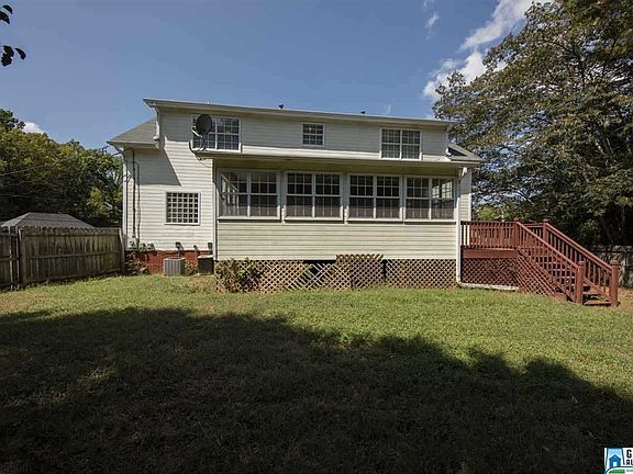 4th image of 1875 Sweet Briar Ln